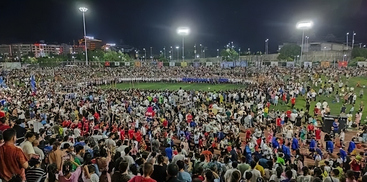 贵州村超比赛韩乔生解说,贵州村超韩乔生解说