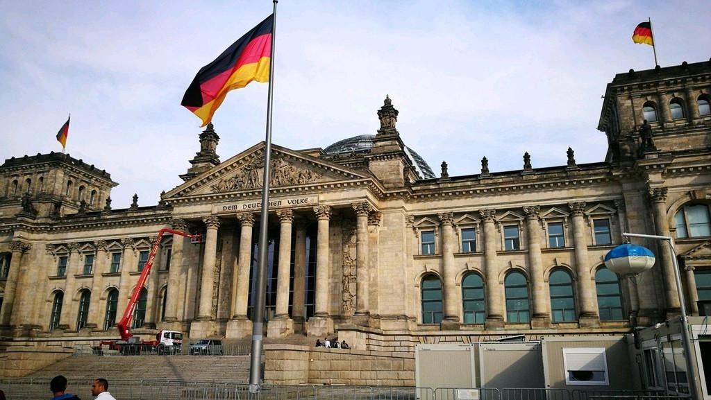 上半年美国gdp和中国gdp对比,美国和中国的gdp差距有多大