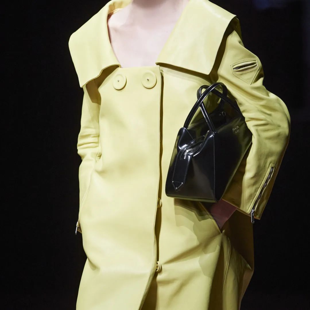 在Prada的戏梦中，以对立之境现原生之美