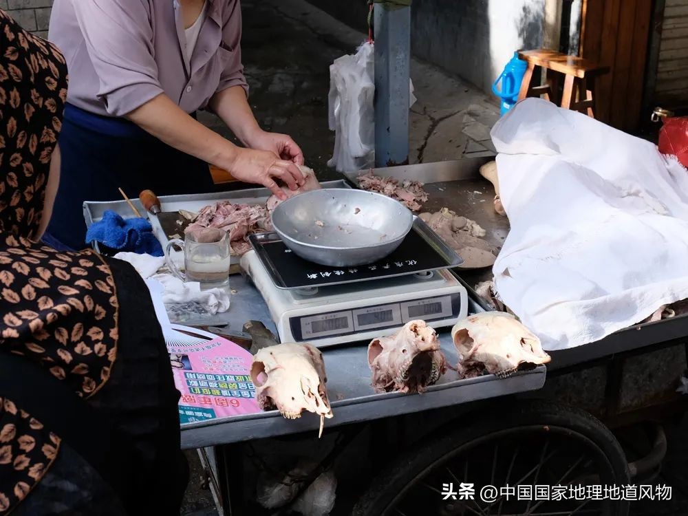 三伏天吃羊肉是种怎么样的体验,三伏天吃羊肉让你大汗淋漓