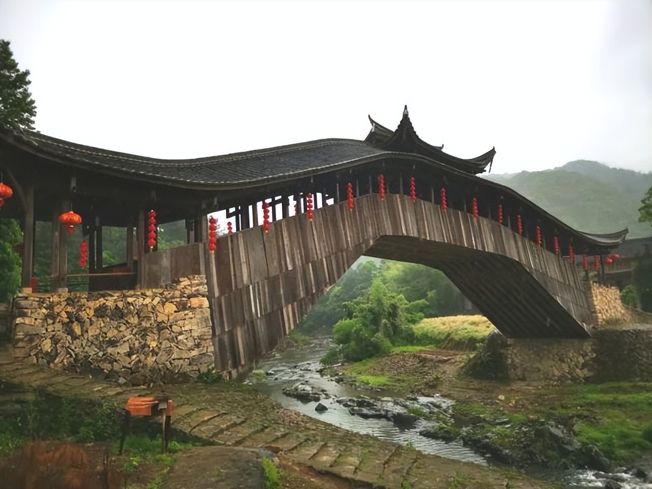 中国最长木拱廊桥万安桥,我国现存最长木拱廊桥万安桥