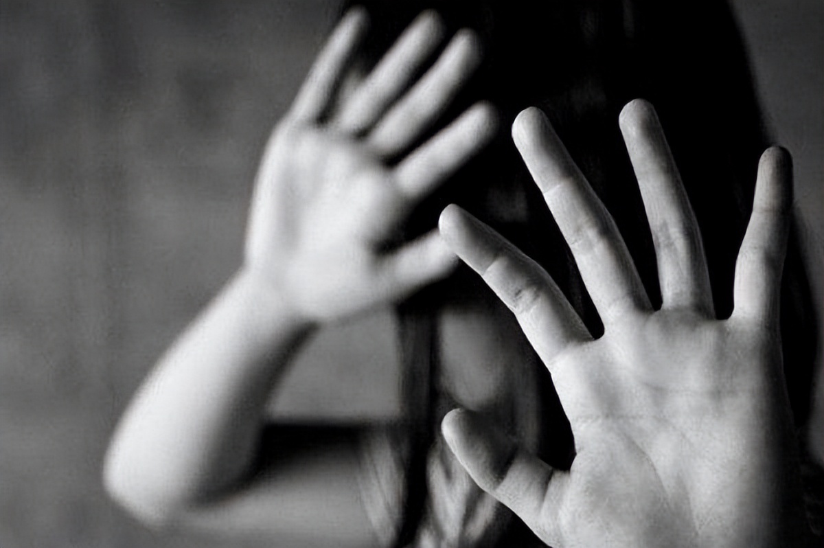 男性对*袜丝**着迷，就是心理变态吗？提醒：出现这3种行为，请克制