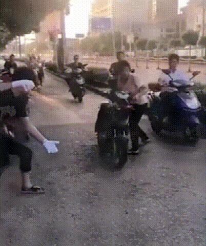 爆笑gif趣图超级搞笑图片精彩合集,雷军幽默搞笑动图gif