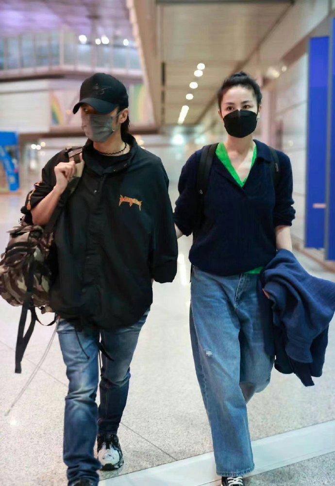 王菲谢霆锋高调秀恩爱久违的同框,网友晒王菲谢霆锋同框照