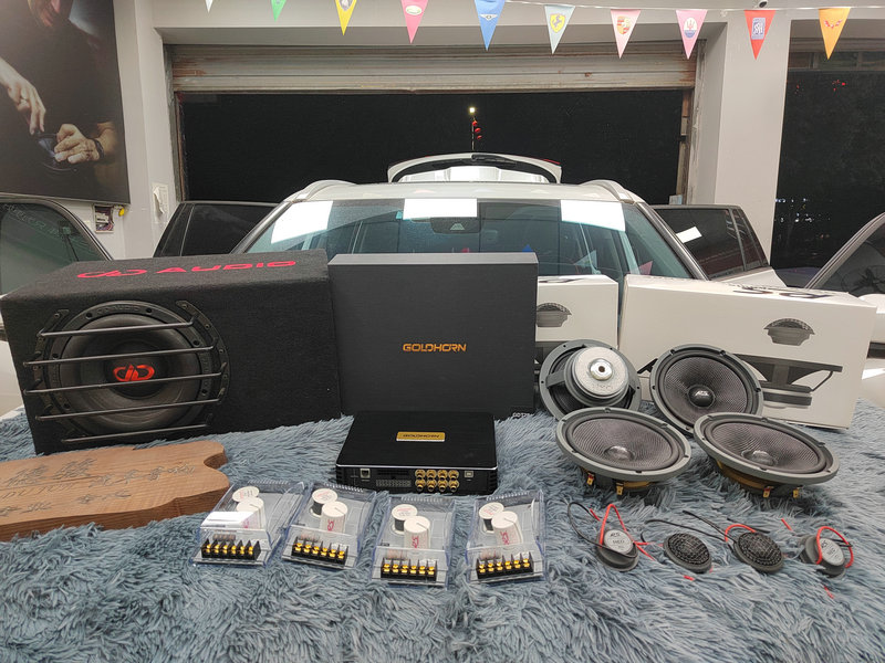 丰田威兰达改大柏林音响,丰田威兰达音响改装案例