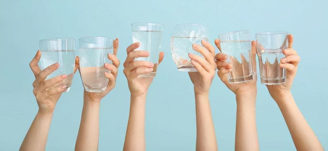 半夜口干舌燥是津液不足的表现吗,半夜突然口干舌燥是上火吗