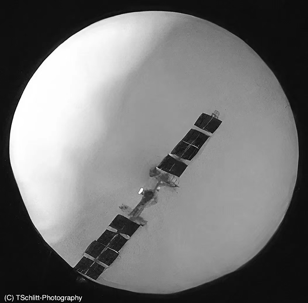 18000米的飞机能打下来吗,f-22能击落50公里高的飞行物