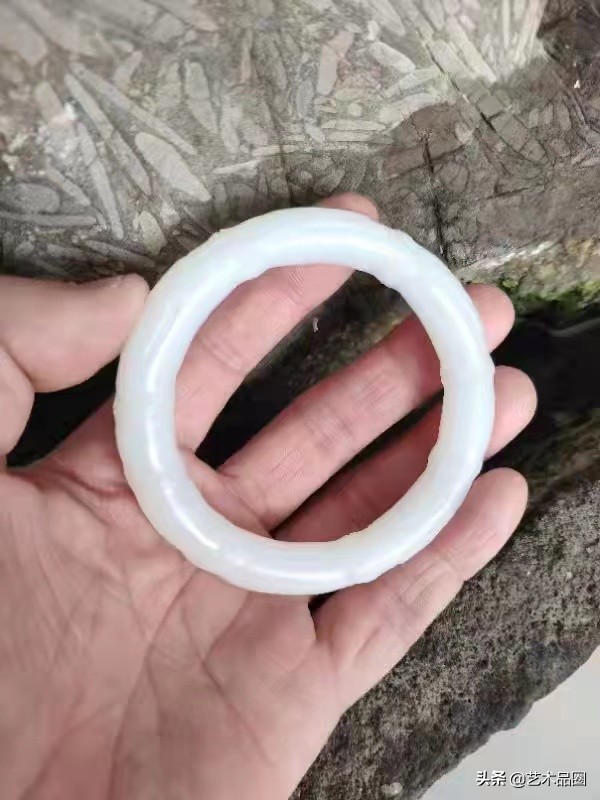 和田白玉手镯戴久了会怎么样,和田白玉手镯出售