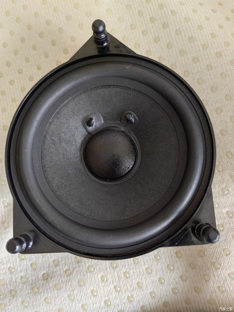 奔驰e级超震撼音响改装方案,奔驰e级改什么音响最好