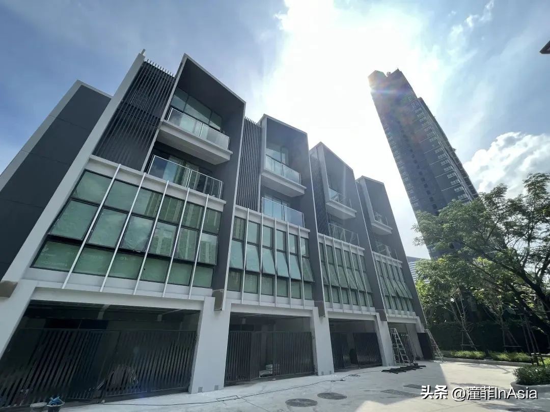 曼谷唯一外国人可直接个人名义购买的永久产权别墅，市中心地铁口