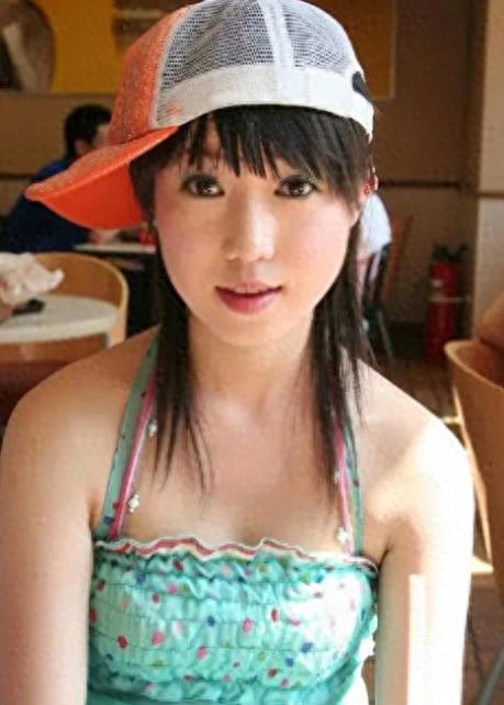 “最红裸模”*筱雨张**：22岁时拍写真火爆全网，如今将近40岁仍单身