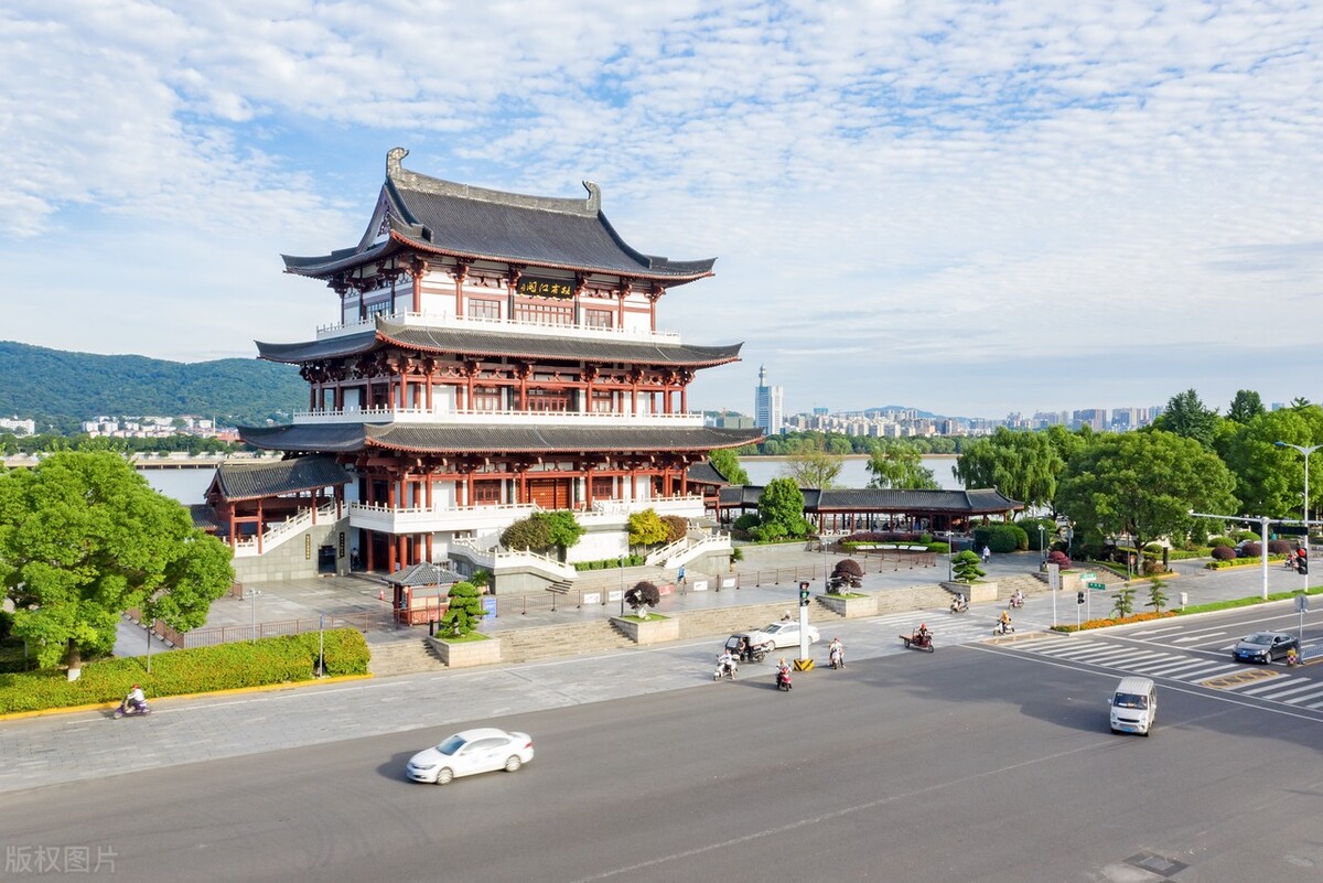 长沙国金中心网红打卡公仔雕像,湖南长沙网红打卡旅游景点