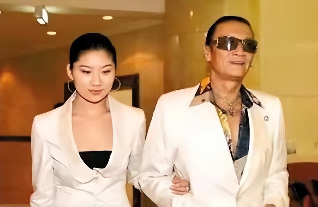 谢贤哪年离婚的,谢贤离婚过几次