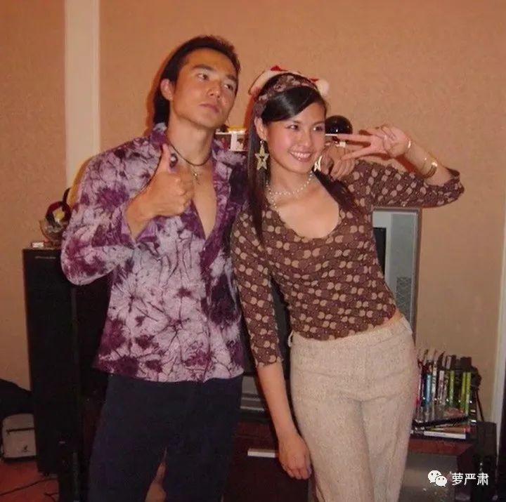 刘畊宏直播宣传邓紫棋启示录,刘畊宏顶流启示录