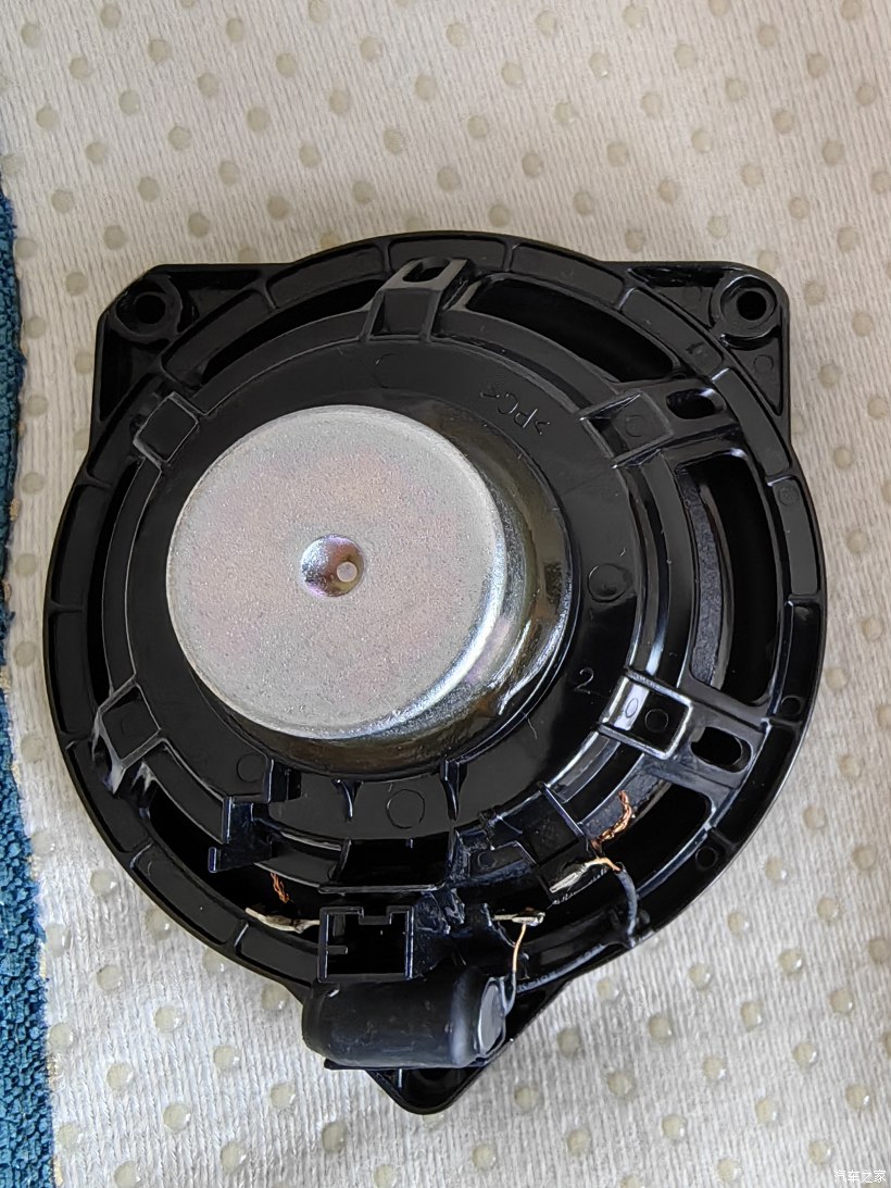 奔驰e级超震撼音响改装方案,奔驰e级改什么音响最好