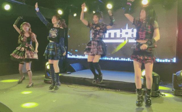 月薪不过万的北京打工人，周末偷偷做「偶像」赚钱