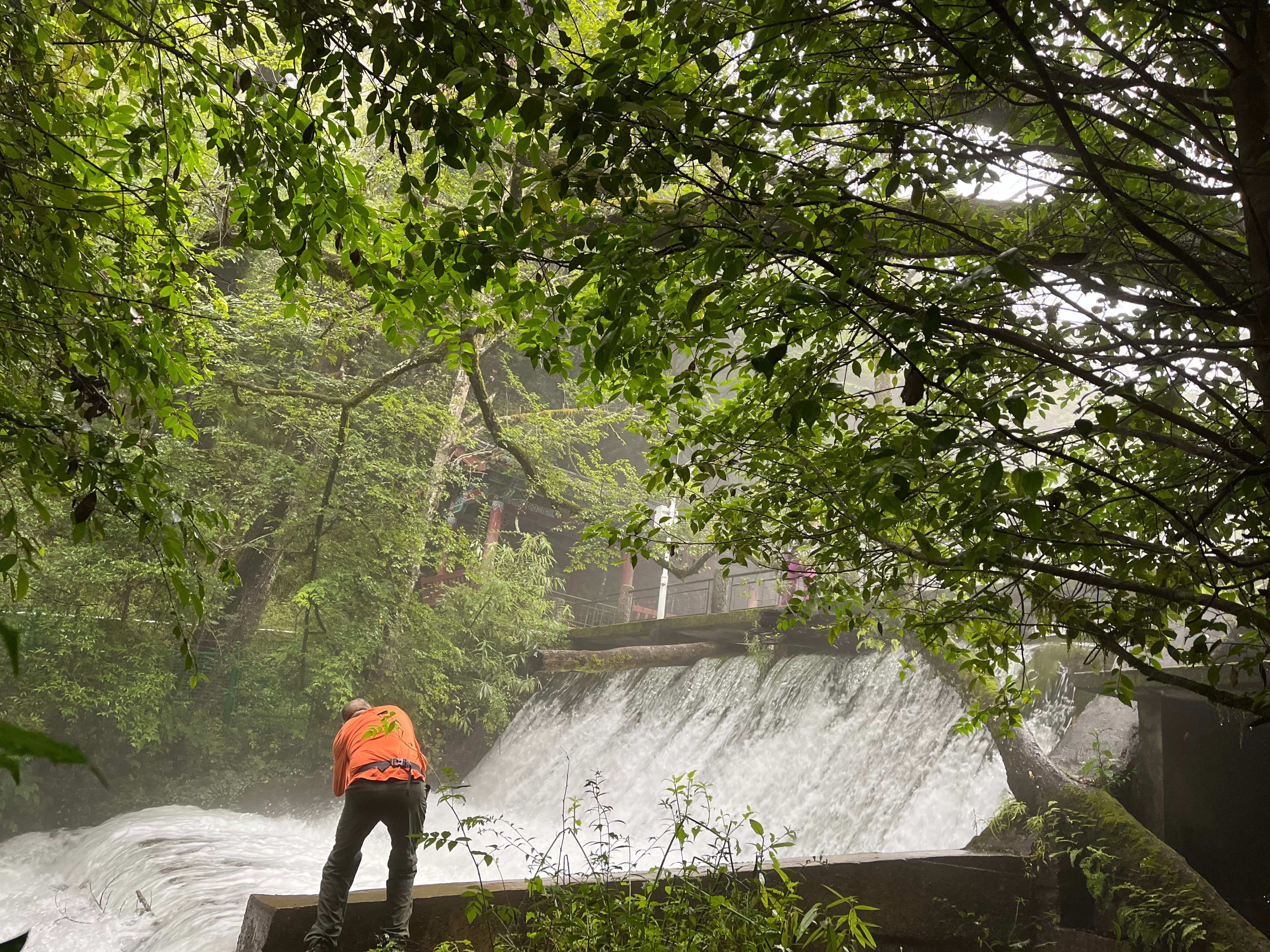 回想格拉丹，举杯对饮金沙石