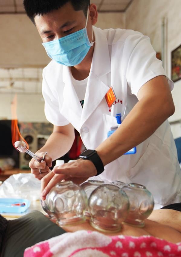 老人洗澡猝死警方提示,老人洗浴店泡澡猝死后续