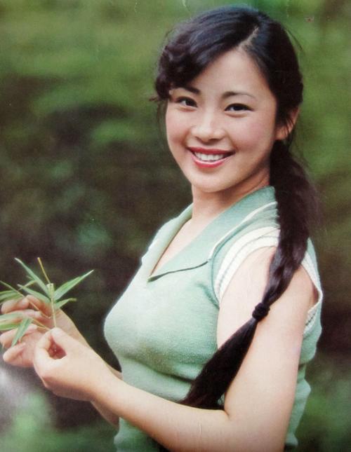 黄秋燕李连杰身价,李连杰抛弃黄秋燕遗憾过没有