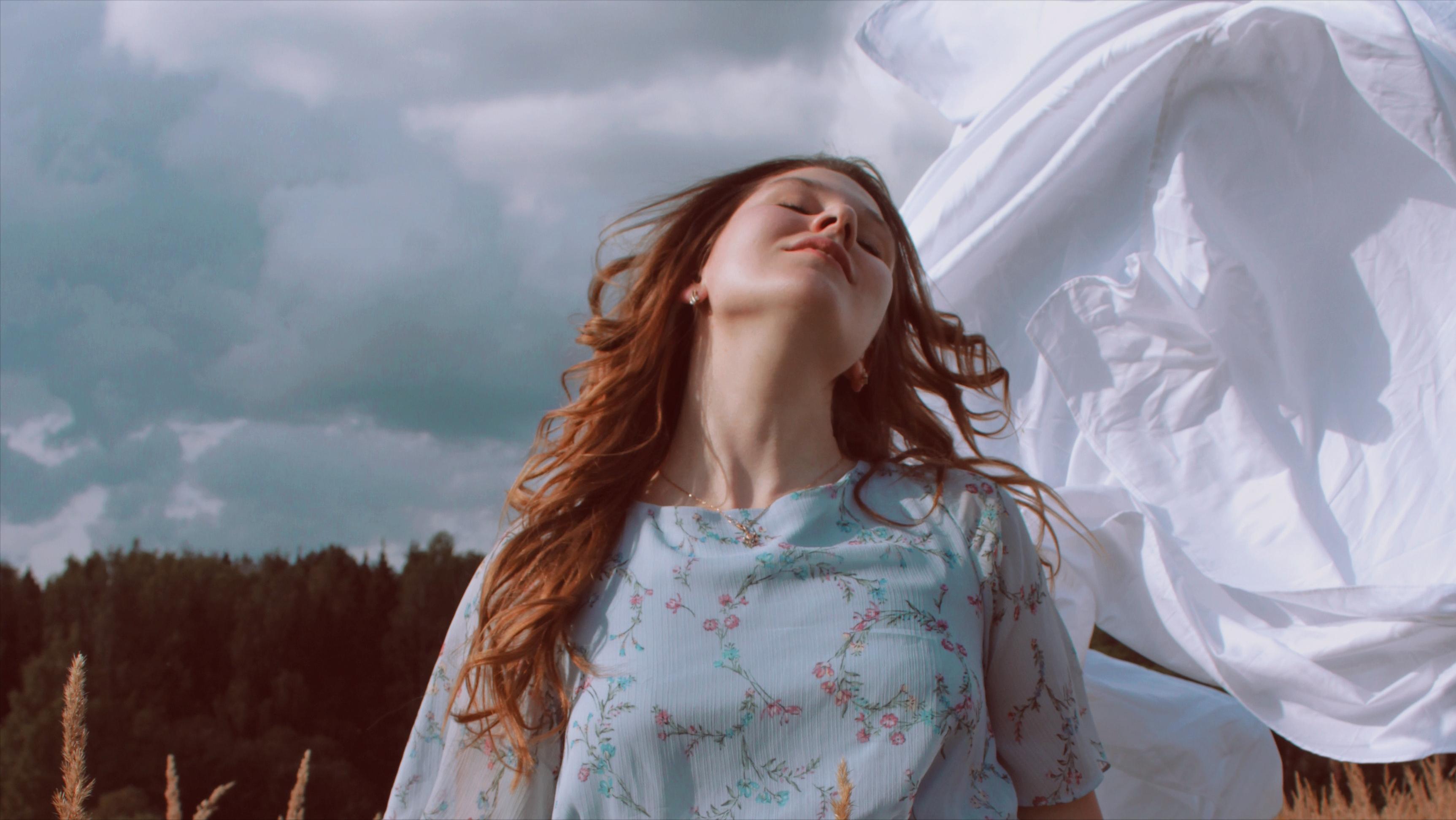 如何摆脱胡思乱想专注自己,教你摆脱胡思乱想的7个小方法