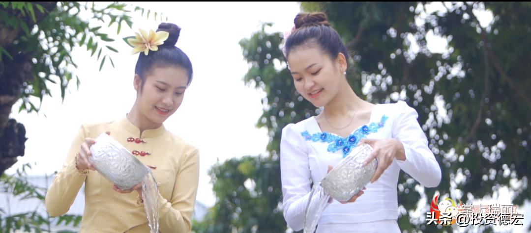 瑞丽德昂泼水狂欢节,云南旅游攻略德宏泼水节