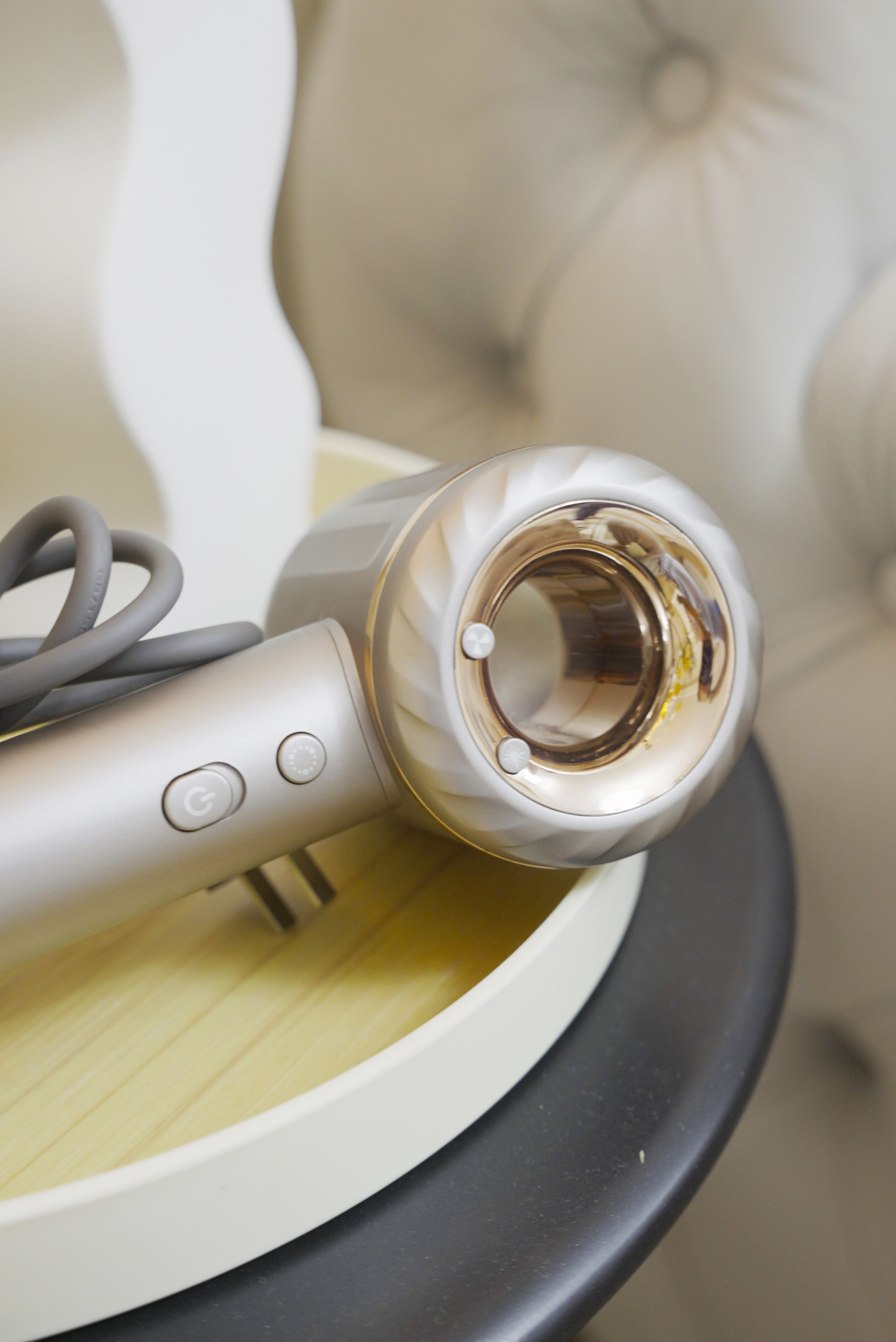 高格调的吹风机 (轻奢风格吹风机)