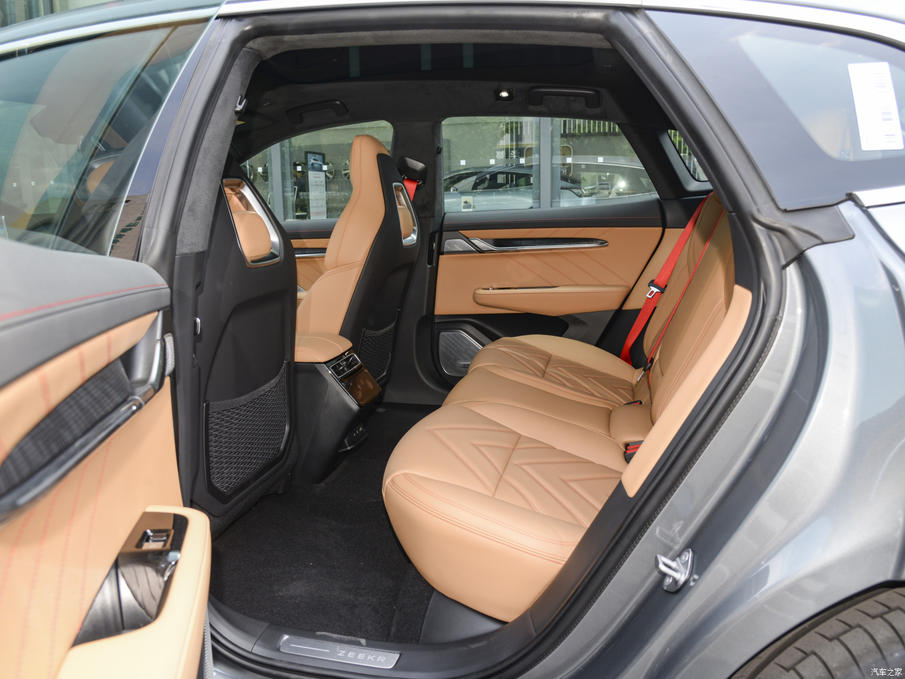 销量节节高推荐ME版2022款极氪001该怎么选