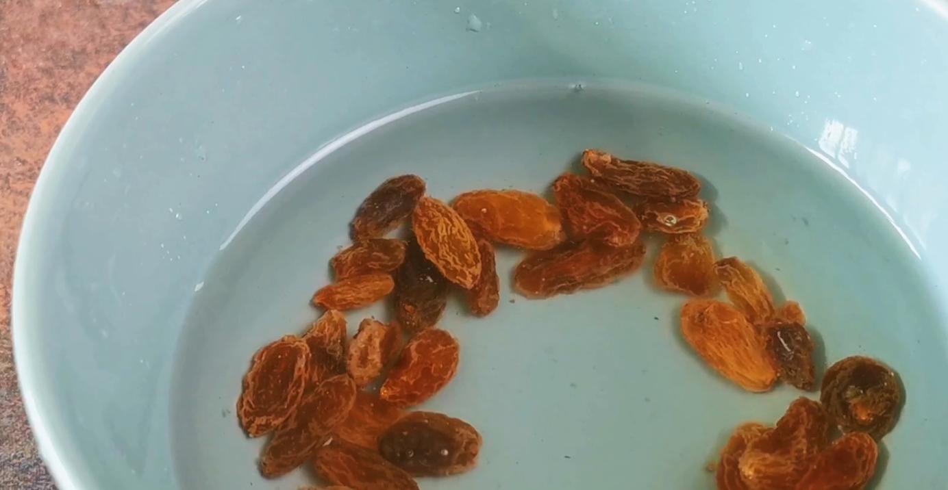 葡萄干泡醋用什么醋泡,葡萄干和白醋泡有什么效果