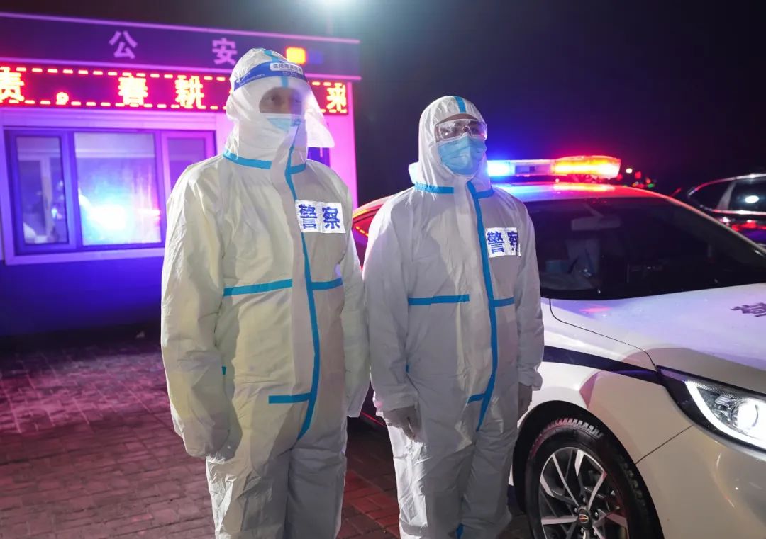 向坚守基层一线的最美劳动者致敬,致敬每一位坚守平凡岗位的劳动者