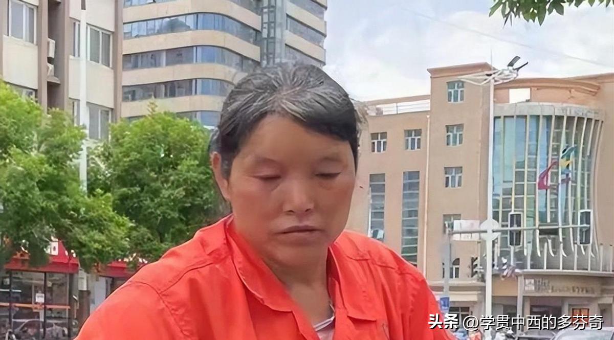 最美环卫工妈妈的儿子考了多少分,最美妈妈环卫工儿子上什么大学