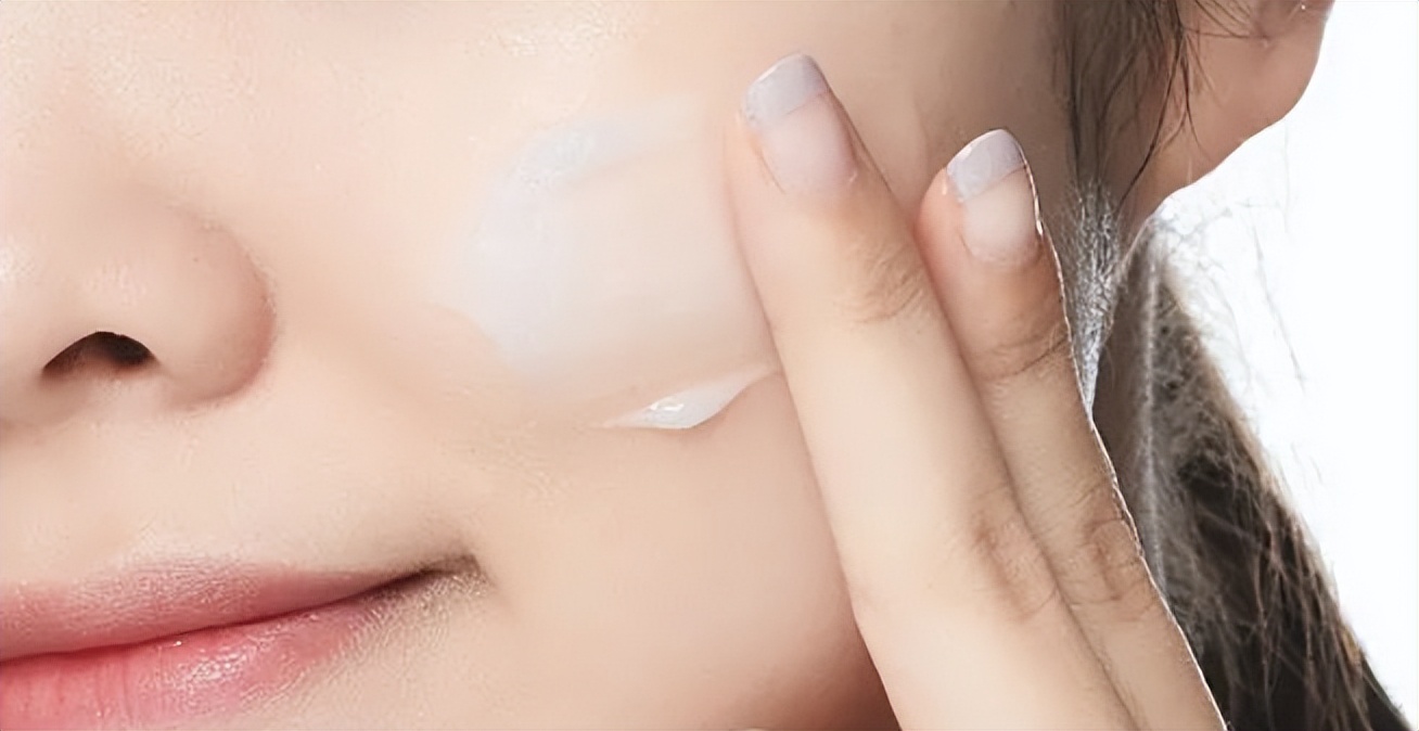 秋冬水乳精华套装排行,秋冬水乳精华面霜套盒