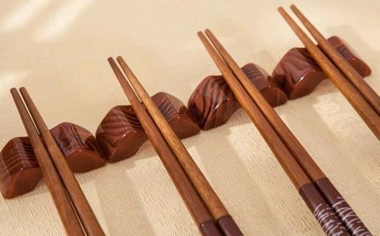 木筷和合金筷子哪个好,木筷和金属筷子哪个好