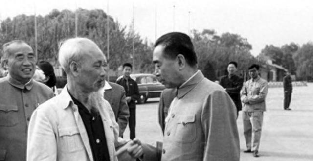 65年胡志明秘密访华，提出此行三个目的，毛主席：第二点我不接受