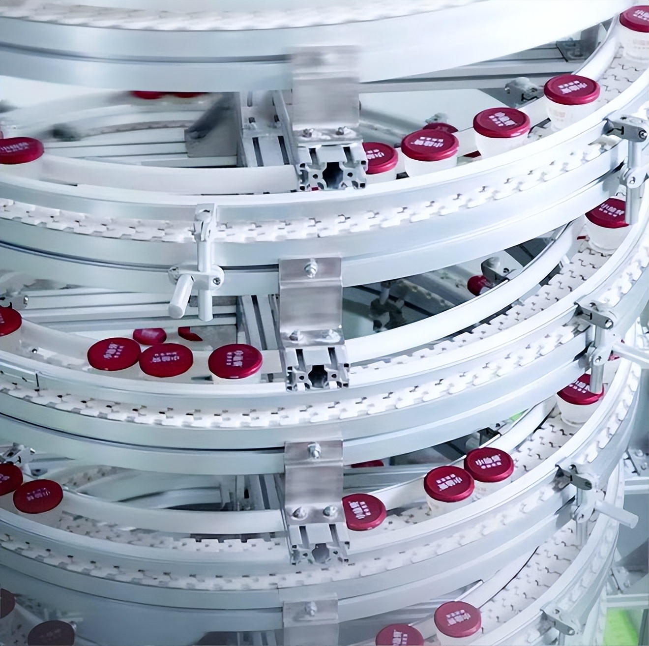 中式滋补闯关购物中心，小仙炖如何树渠道样板？