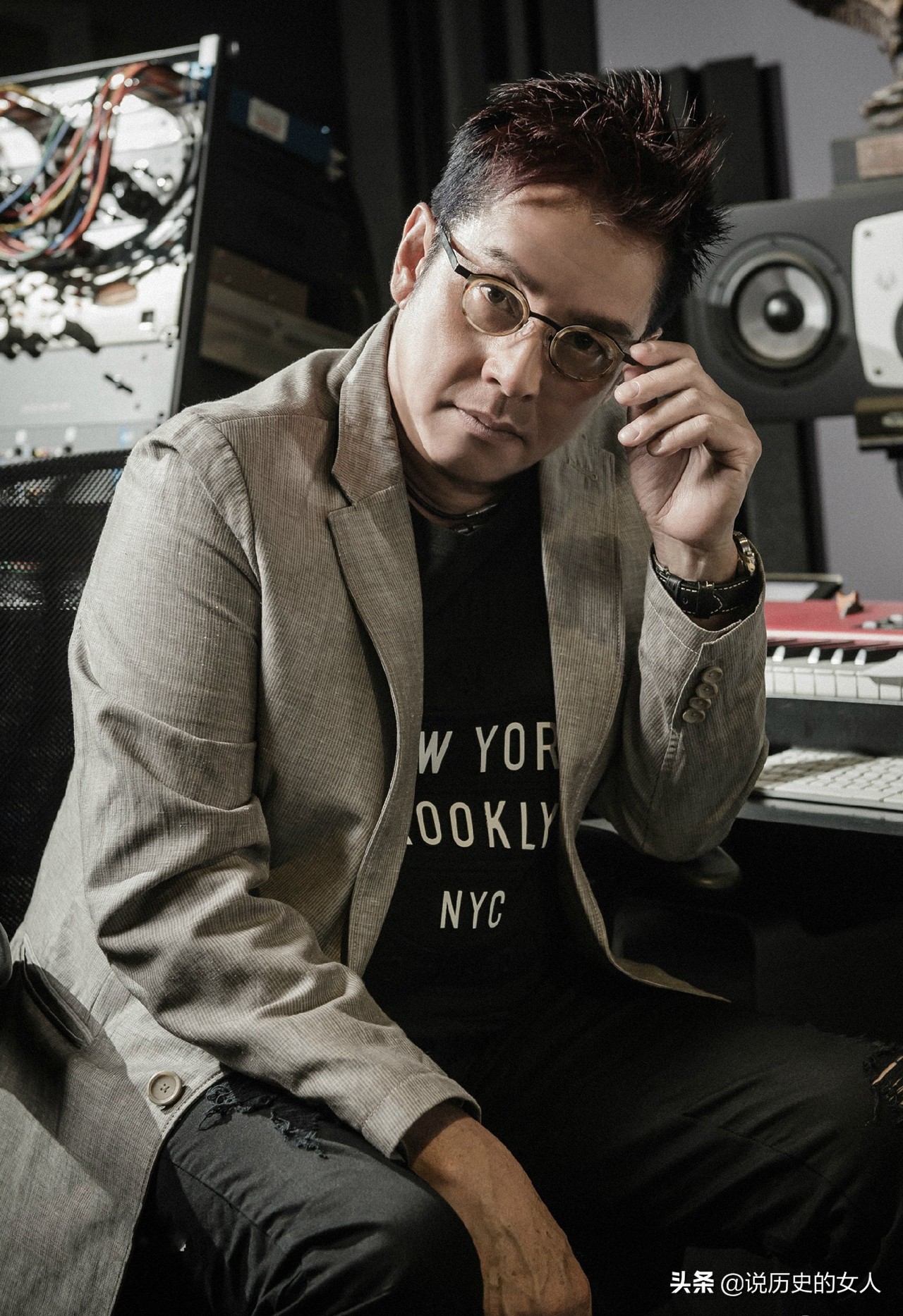 谭咏麟早年韩国踢足球,谭咏麟足球世家