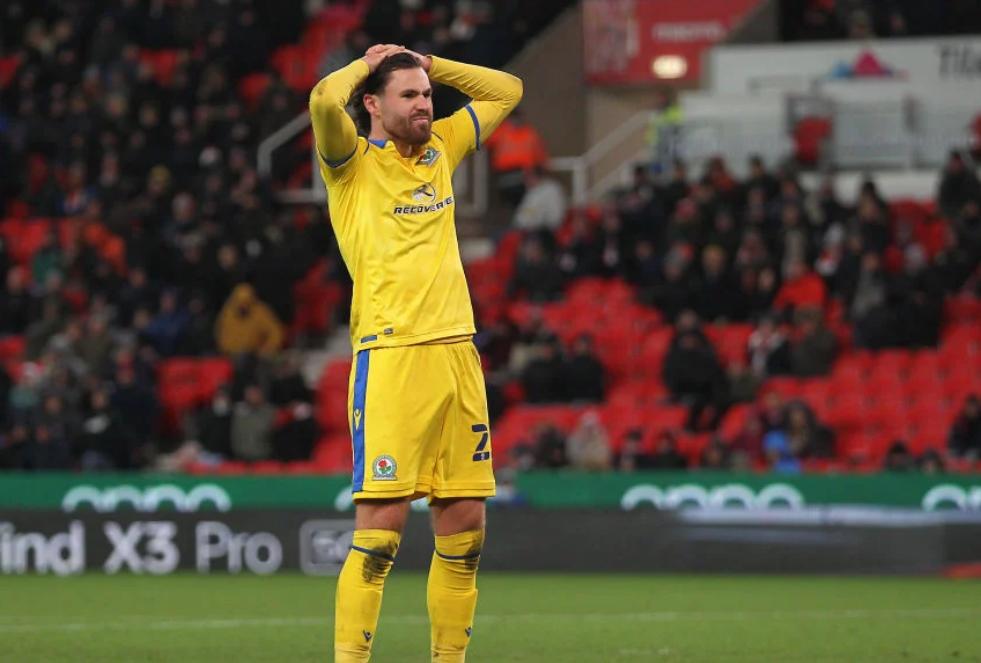 22场17球,教练建议老板出售超级射手,利兹联希望在冬窗签下他