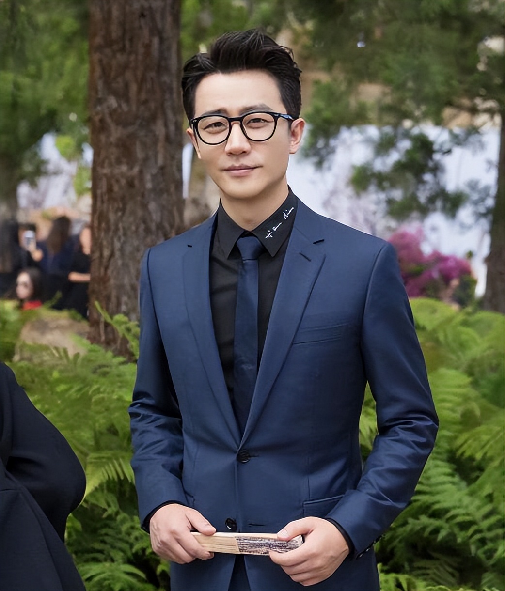 靳东和雷佳音近况,雷佳音和靳东谁的名气更大