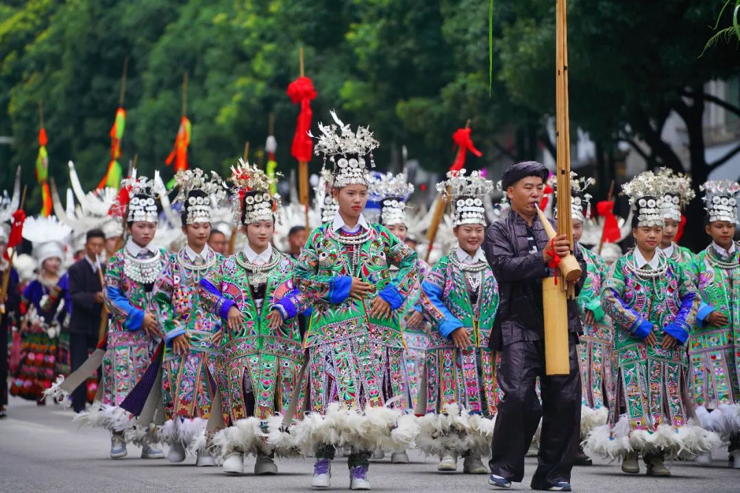 超震撼走秀场面,村超民族走秀完整版