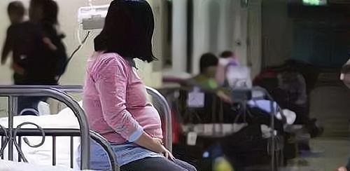 孕早期女人情绪反差大,孕晚期露肚子好不好