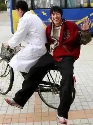 励志人物刘翔故事,刘翔民族英雄