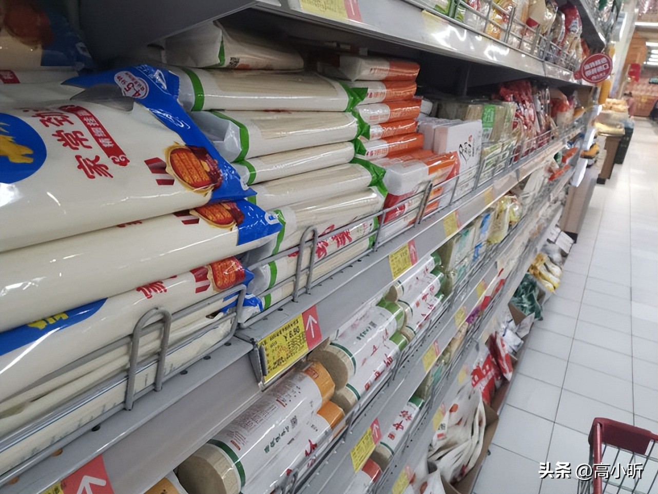 超市里哪些垃圾食品不要再吃了,超市里的这些面条千万不要买