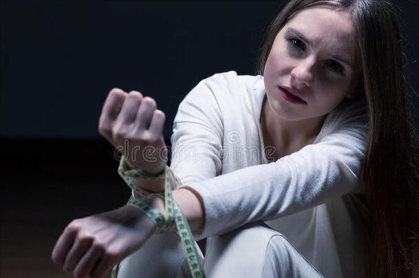 为什么肾功能损害血肌酐会升高,血肌酐偏高一点就是肾功能不全吗