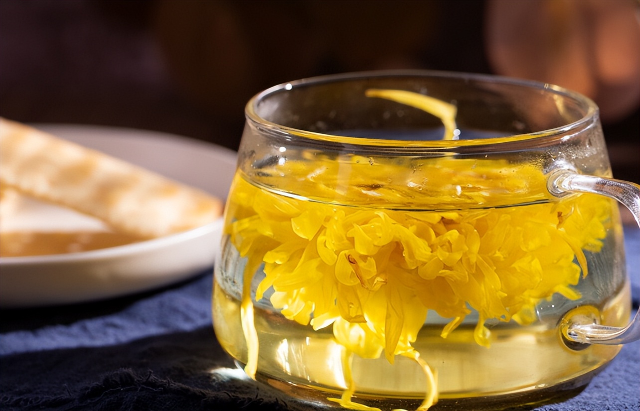 秋冬美白喝什么茶好呢女性,冬季喝什么茶让皮肤细腻光滑白嫩