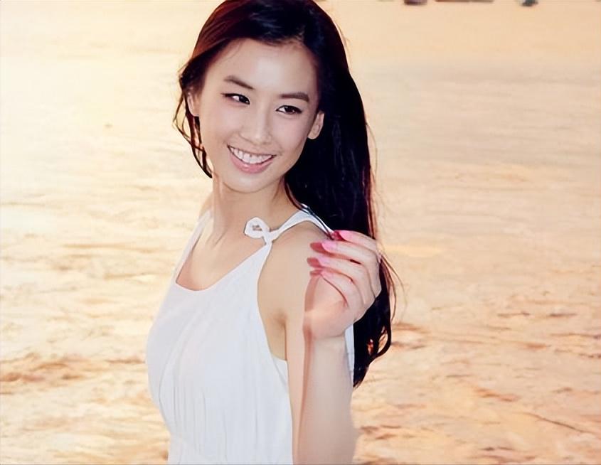 黄圣依撒娇抖音视频,黄圣依撒娇