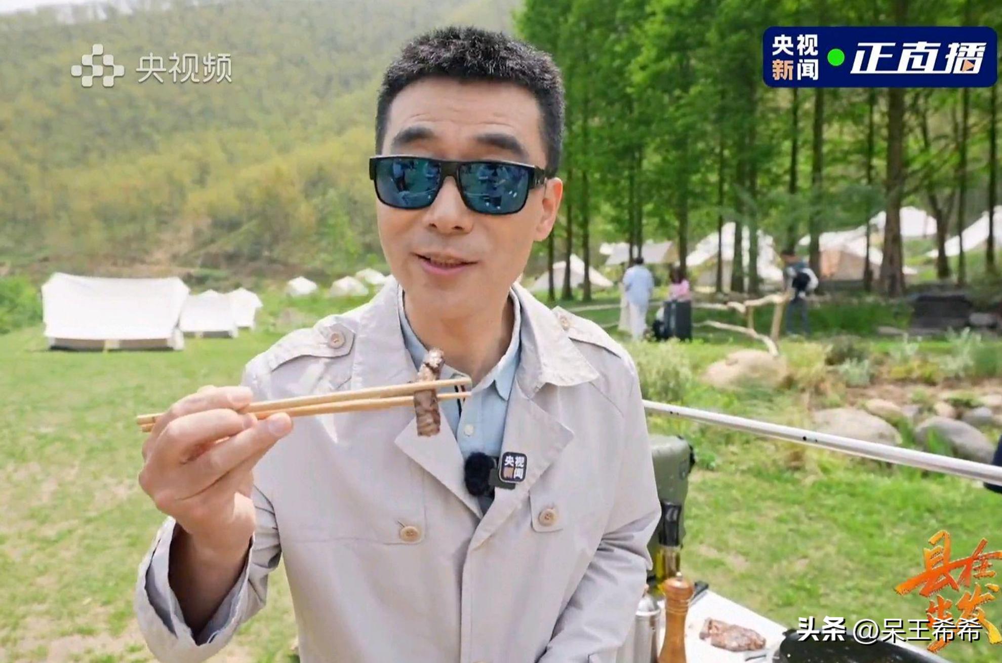 央视郭志坚和谁主持新闻联播,新闻联播主持人郭志坚现在干什么