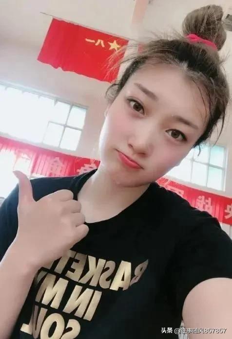 李梦是不是现役女篮第一人,李梦当年19岁比赛