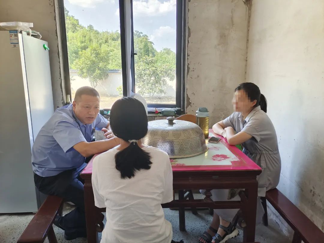 老兵本色丨金建荣：38个微信群覆盖1.2万多居民，这个“大管家”不容易