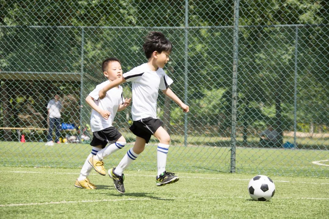 打篮球适合戴ok镜,戴半框眼镜能打篮球吗