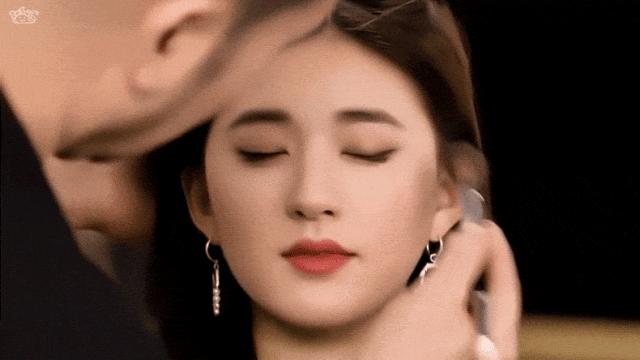 化妆怎么化底妆又白又透,如何打造干爽透白的底妆