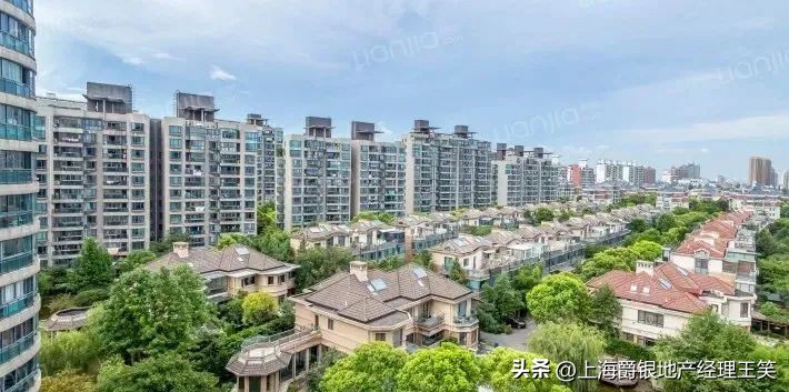 大华十八街区中心位置大平层，195M²1970万，13号线地铁口200米